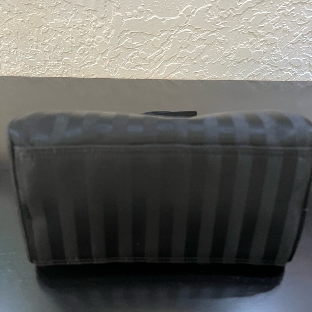 VALENTINO GHIBERTY ITALY RARE NWT VINTAGE BLACK COSMETIC BAG WITH COSMETICS - Picture 7 of 16